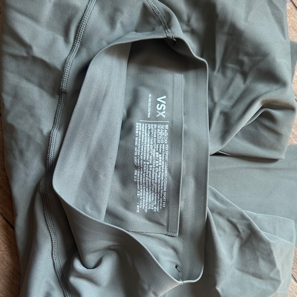 2 pairs of Victoria Secret VSX Elevate Leggings - Picture 5 of 5